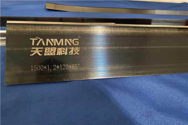 如何維護和使用造紙刮刀.jpg 如何維護和使用造紙刮刀.jpg